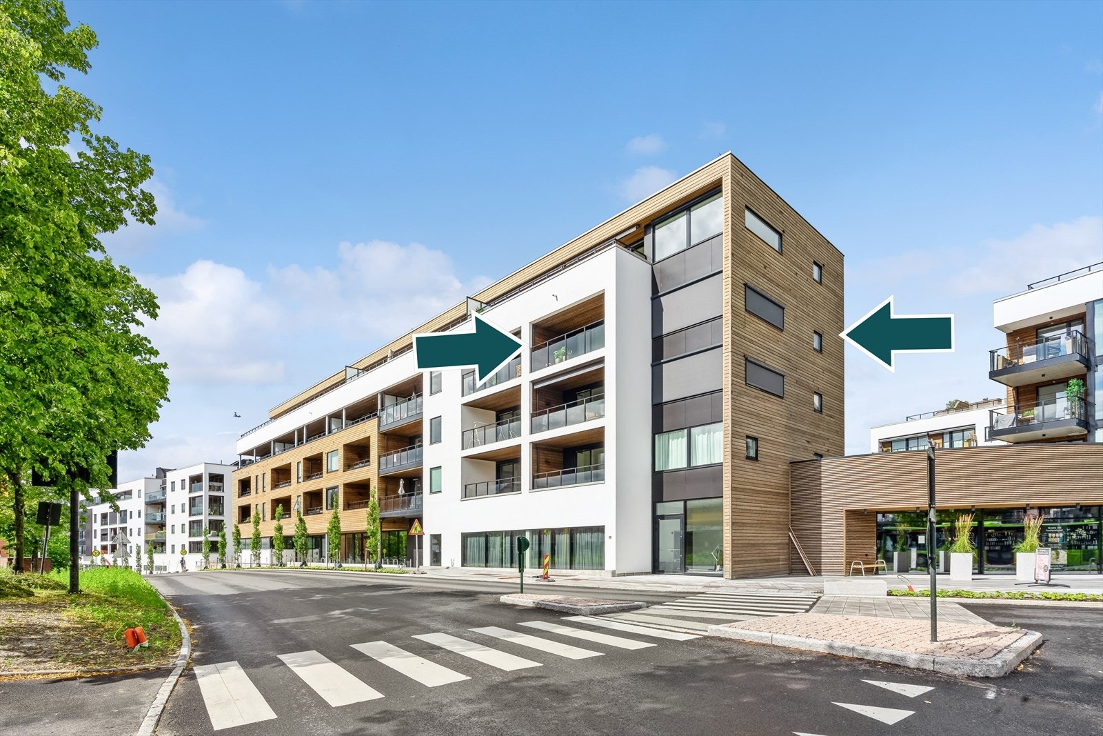 Sameiet består av 45 seksjoner. Seksjonen disponerer garasjeplass. Galleribilde