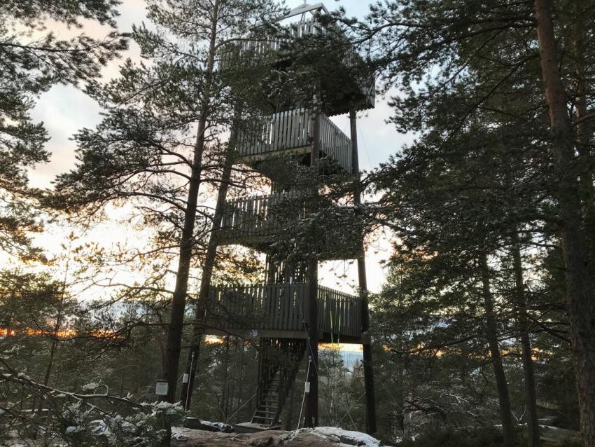 Det nye branntårnet på Grønliåsen fra 2019 er en populær destinasjon langs Oldtidsveien. Galleribilde