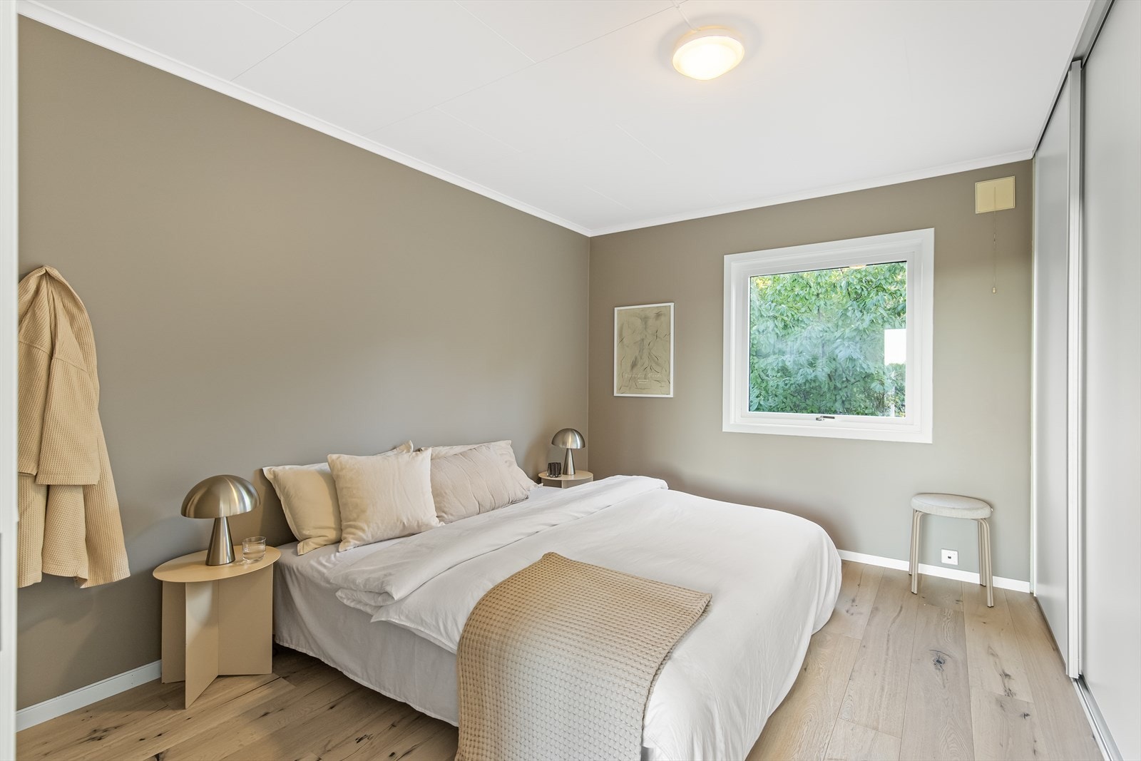 Boligen byr på totalt tre fine soverom av god størrelse. Galleribilde