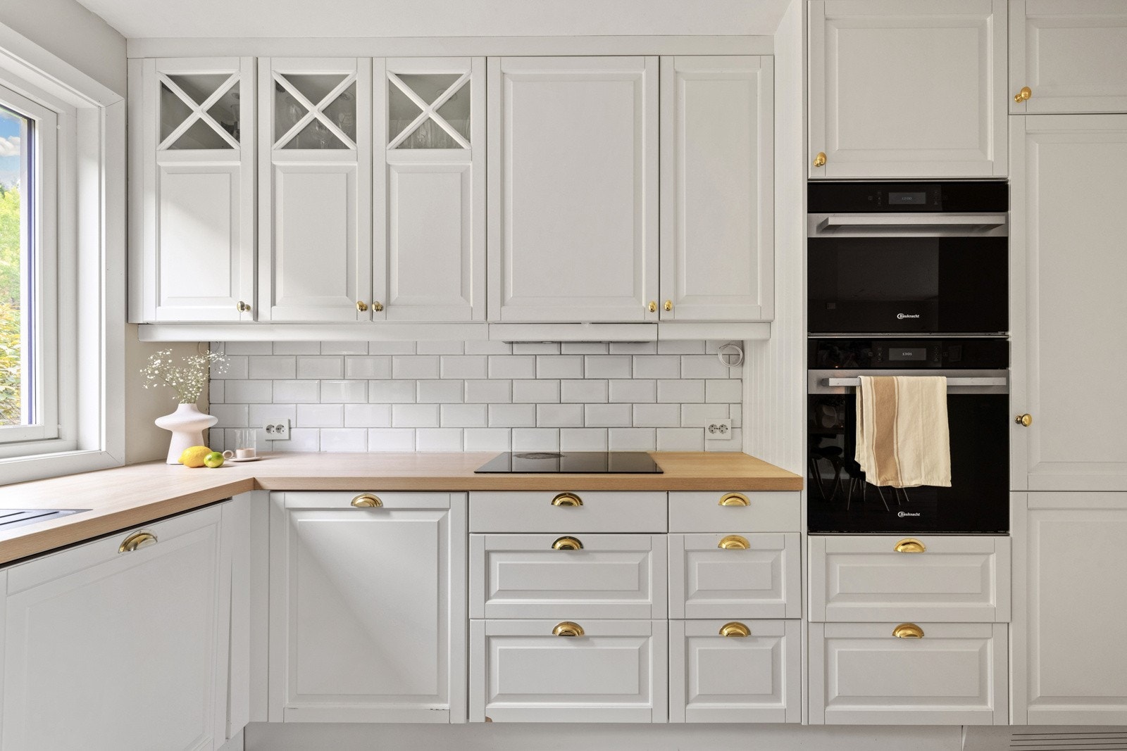 Alle interegrete hvitevarer medfølger handelen. Galleribilde