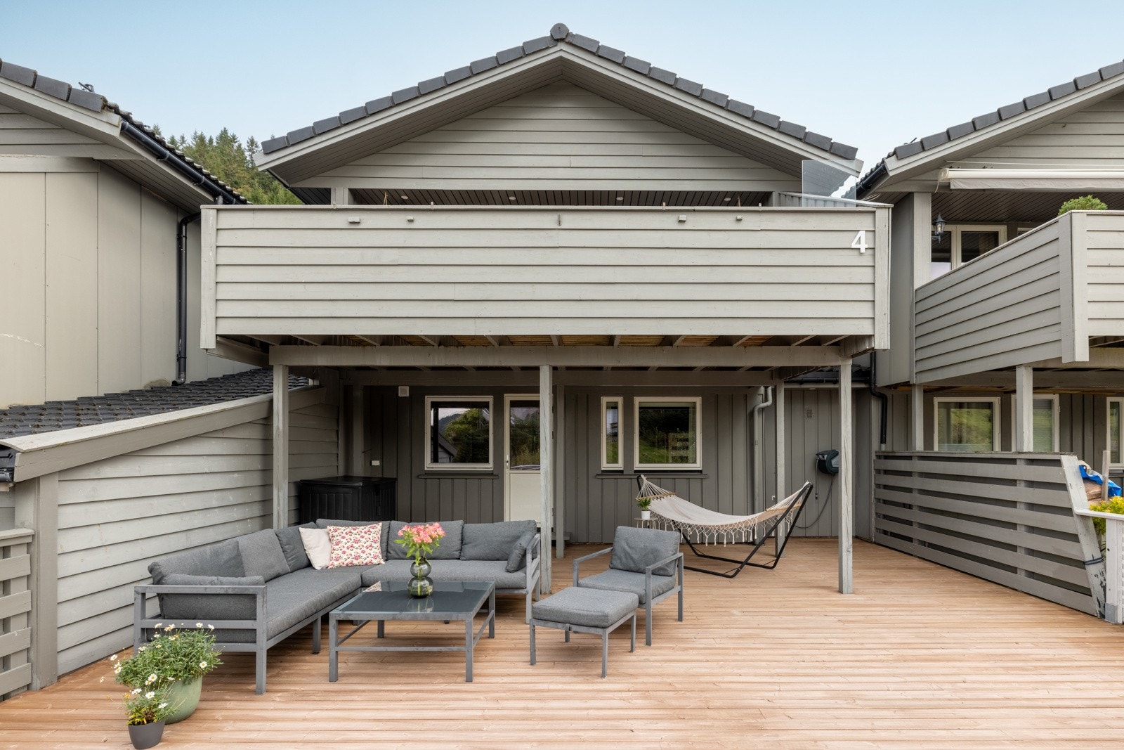 Rekkehusene er kun "vegg i vegg" i 1. etasje. Galleribilde