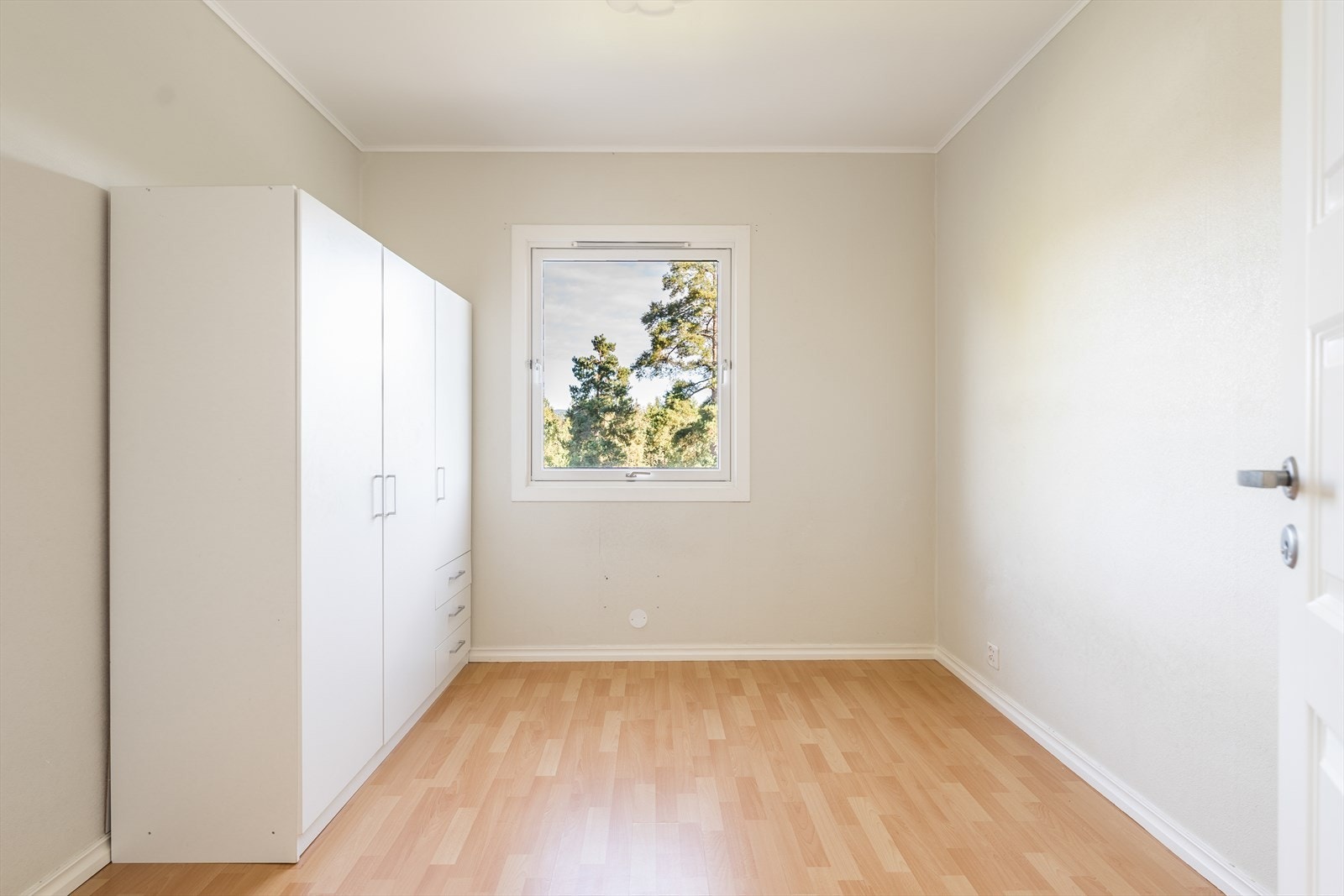 Soverommene har plass til dobbeltseng og annet møblement etter ønske. På dette rommet er det også garderobeskap. Galleribilde