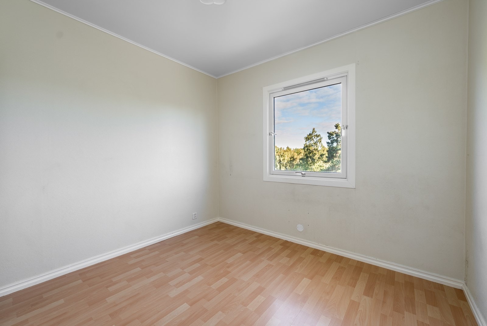 Soverom nr. 3, også med plass til dobbeltseng og annet møblement. Galleribilde