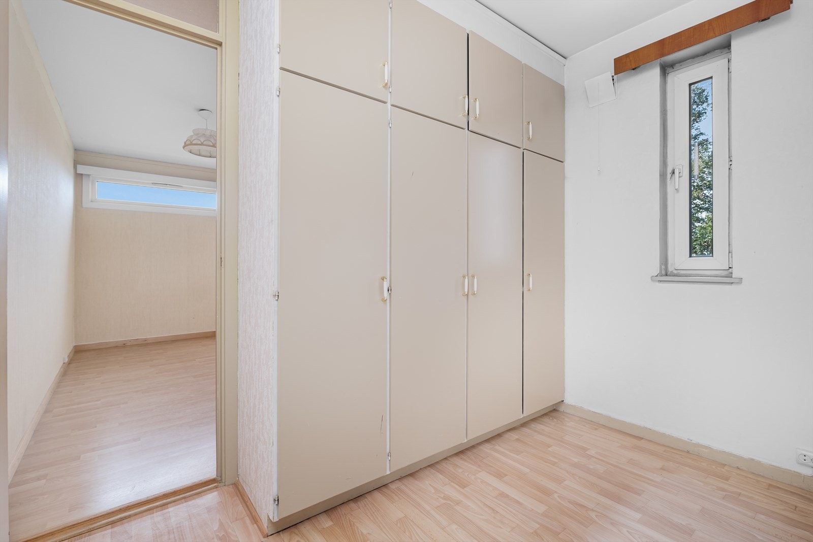 Walk-inn garderobe rom. Galleribilde