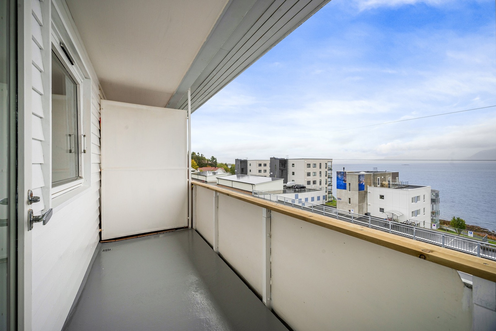 Fra balkongen har du nydelig sjøutsikt! Galleribilde