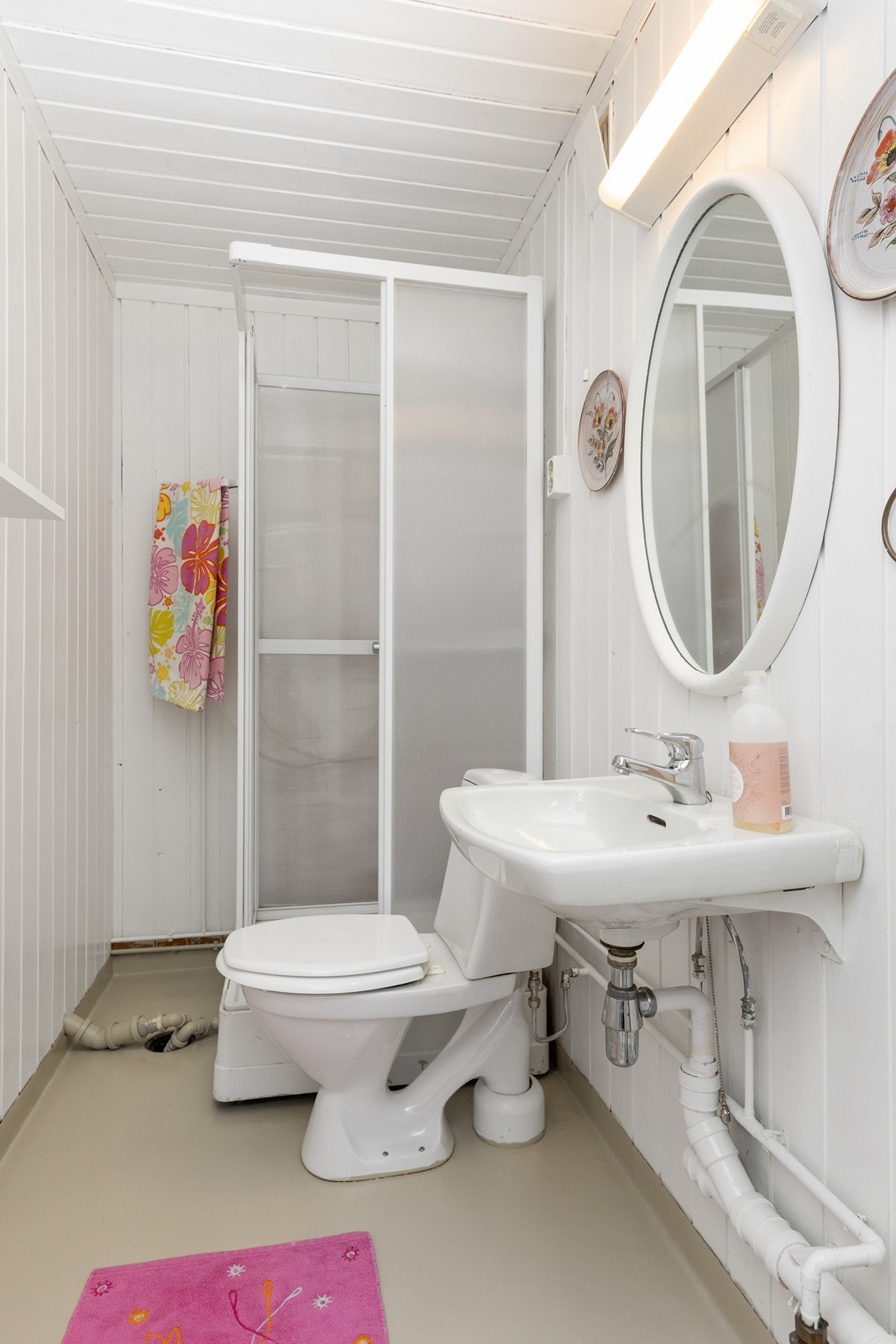 Bad i anneks Galleribilde