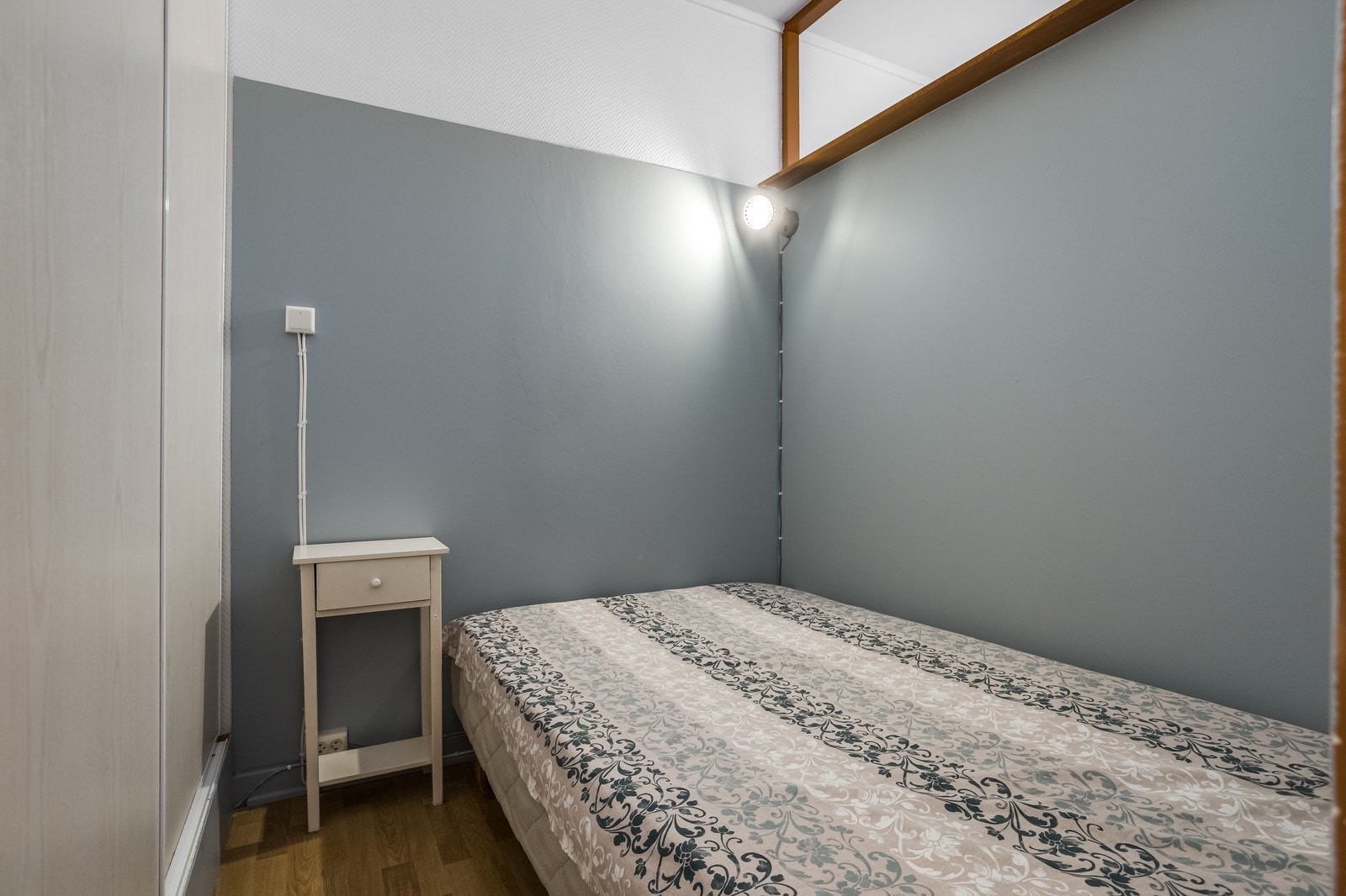 Sovealkove med seng. Galleribilde