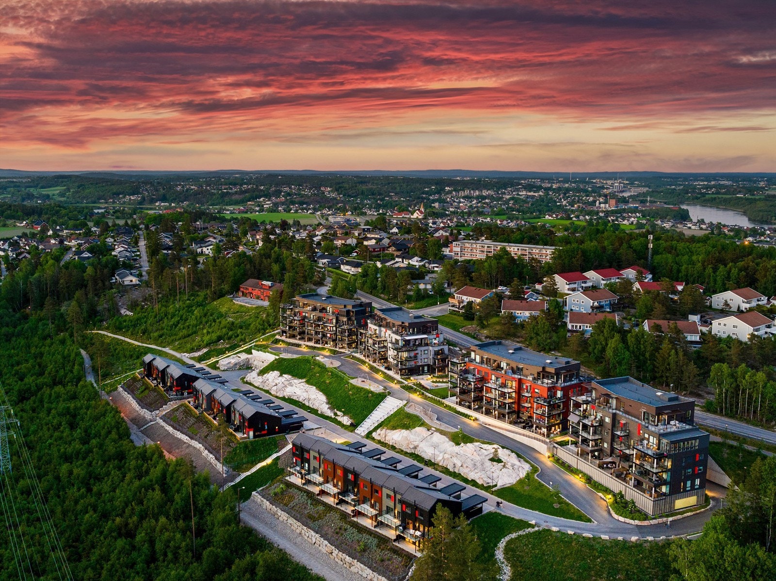 Rådalslia 3 presenteres av Atle Horvei i Krogsveen. Galleribilde