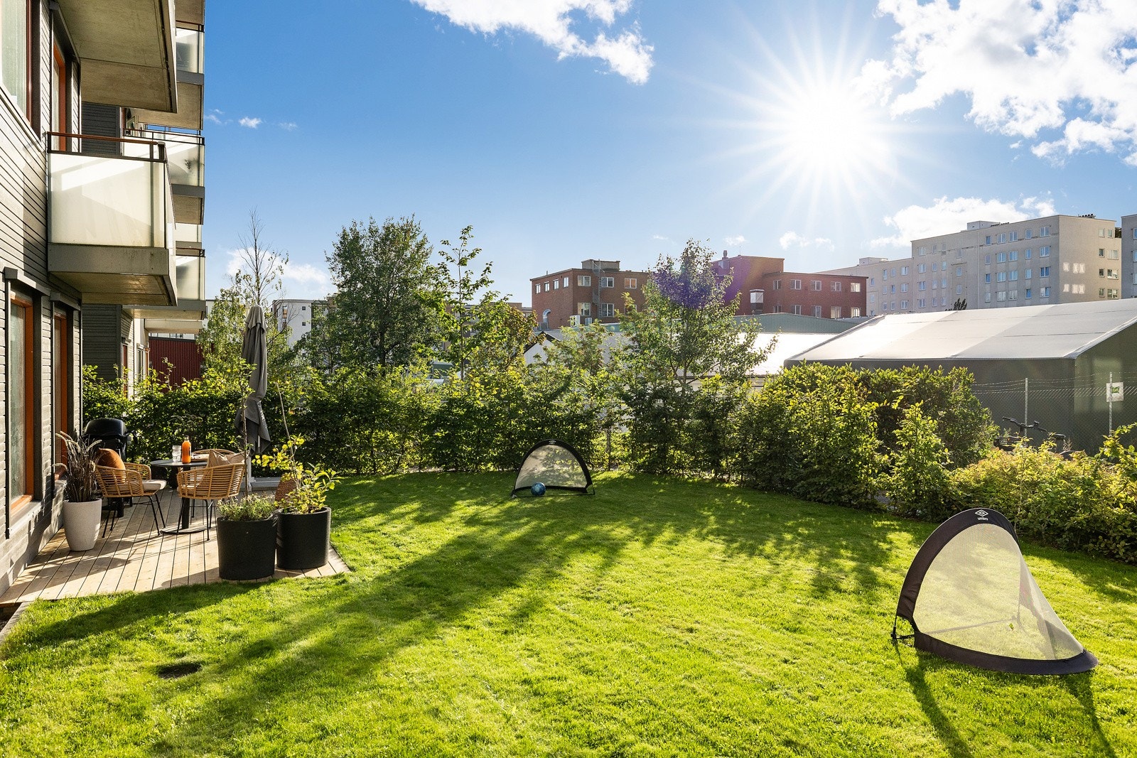 Hage og markterrasse på hele 151 m² Galleribilde