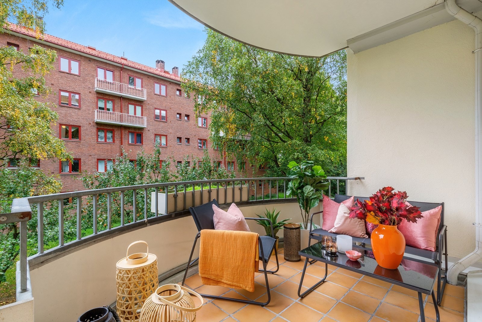 Fra stuen er det utgang til en herlig balkong på ca. 7 m² Galleribilde