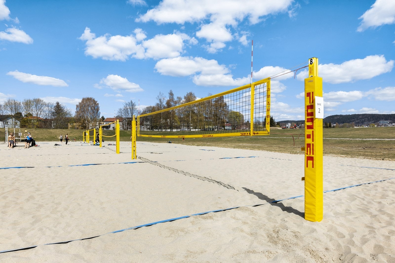 Voldsløkka idrettspark er en flott park med store grøntområder og består blant annet av tennisbaner, sandvolleyballbaner, skatepark, fotball-/skøytebaner og joggeløyper. Galleribilde