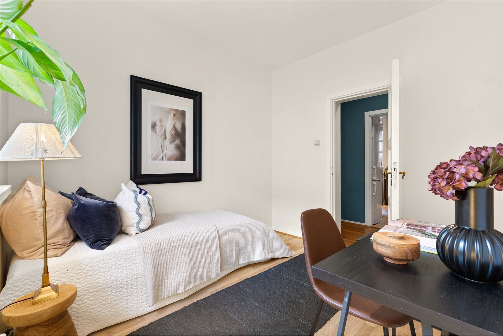 De to øvrige rommene er malt i lune farger Galleribilde