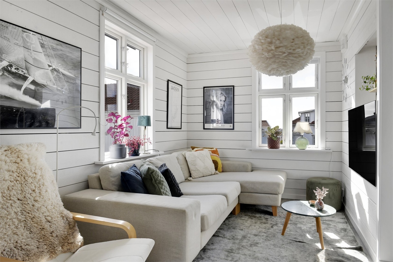 Allrummet med plats för soffgruppen Galleribilde