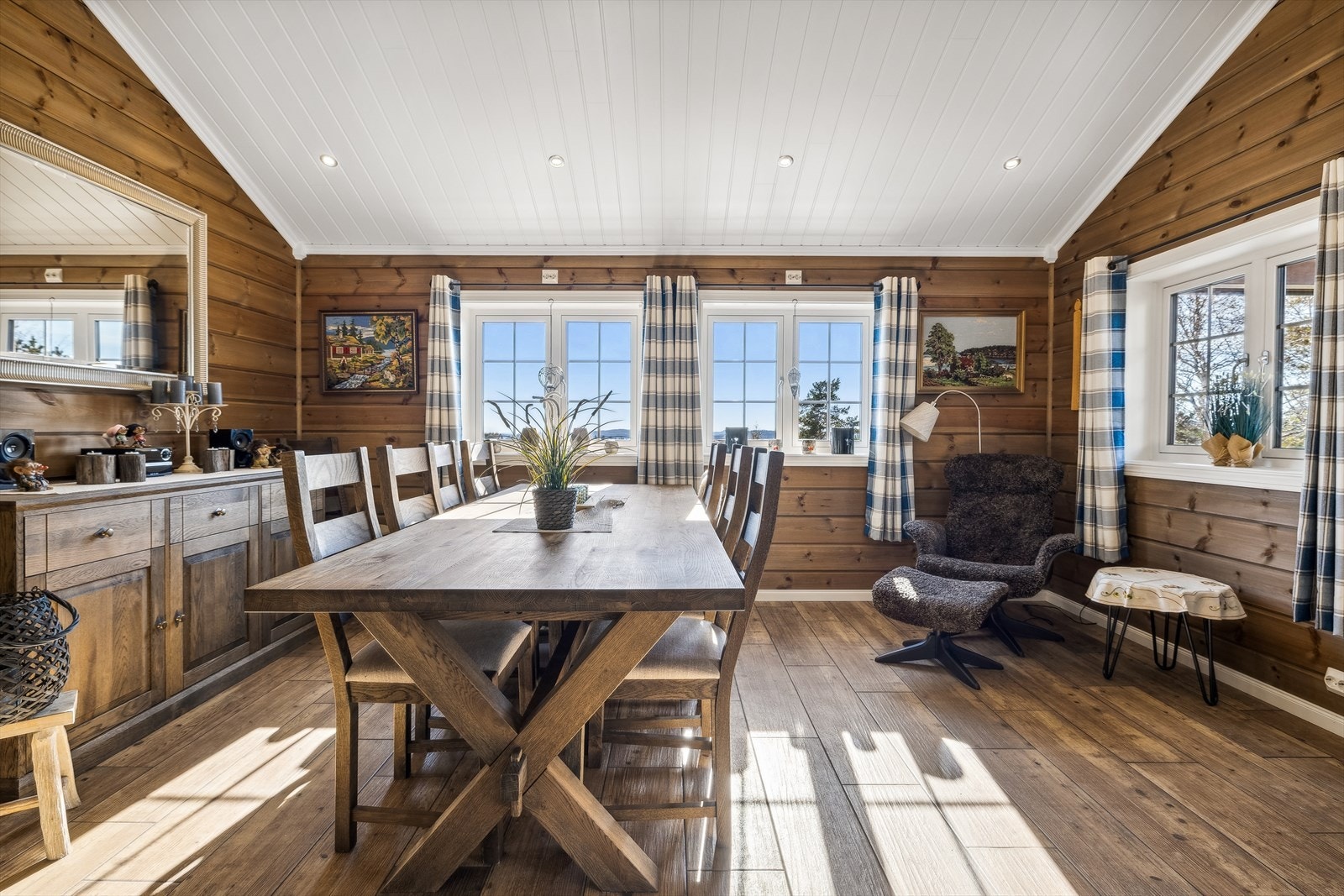 Her kan man dekke langbord Galleribilde