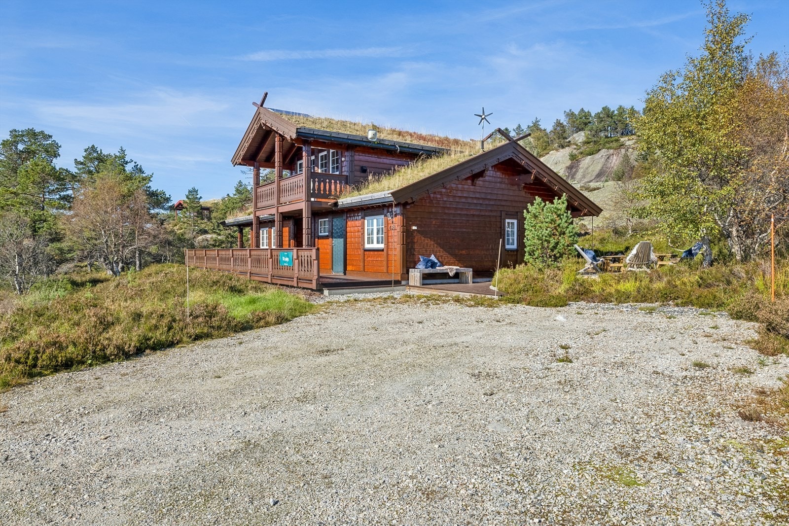 Parkering for 4 biler på egen tomt Galleribilde