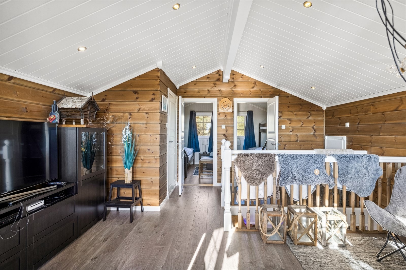 Trivelig loftsetasje med loftstue, to soverom og toalettrom Galleribilde