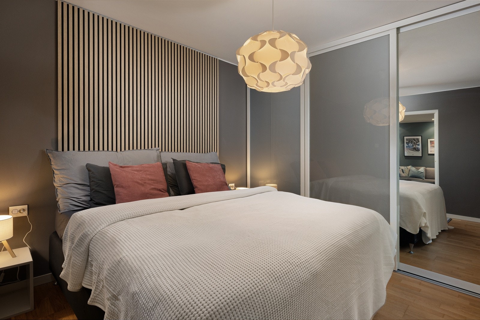 Ny spilevegg 2024. Rommet overflatebehandlet 2023 Galleribilde