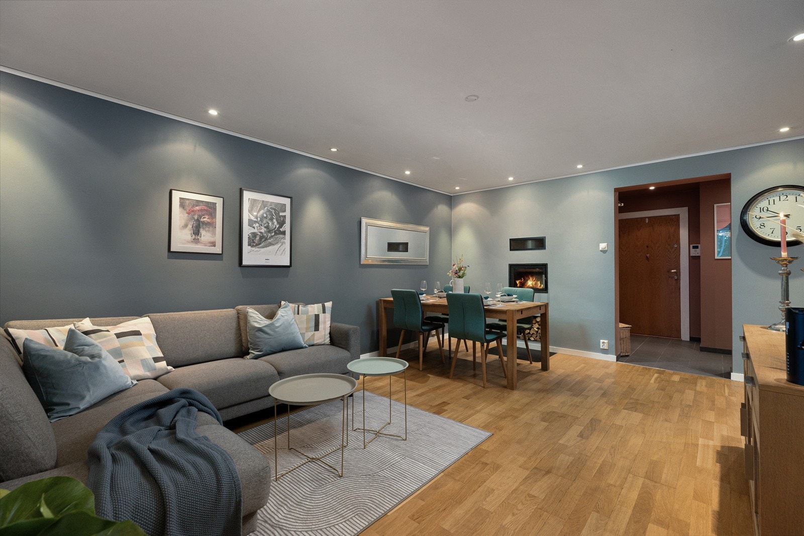 God plass til sittegruppe og spisebord Galleribilde