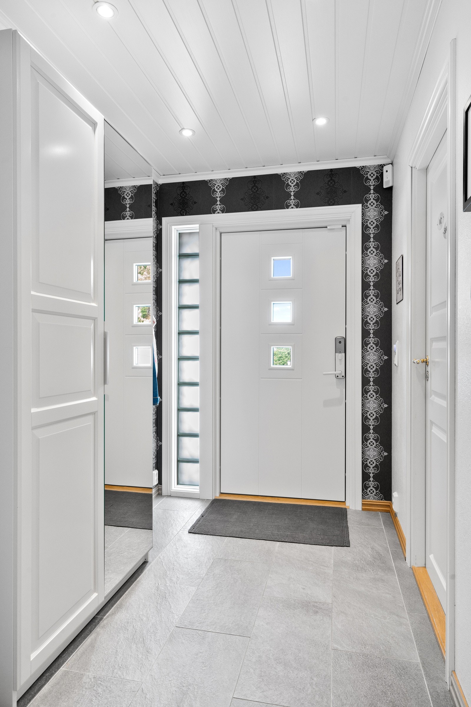 Boligen går over 4 etasjer og er meget godt vedlikeholdt. Hele 73% TG1! Galleribilde