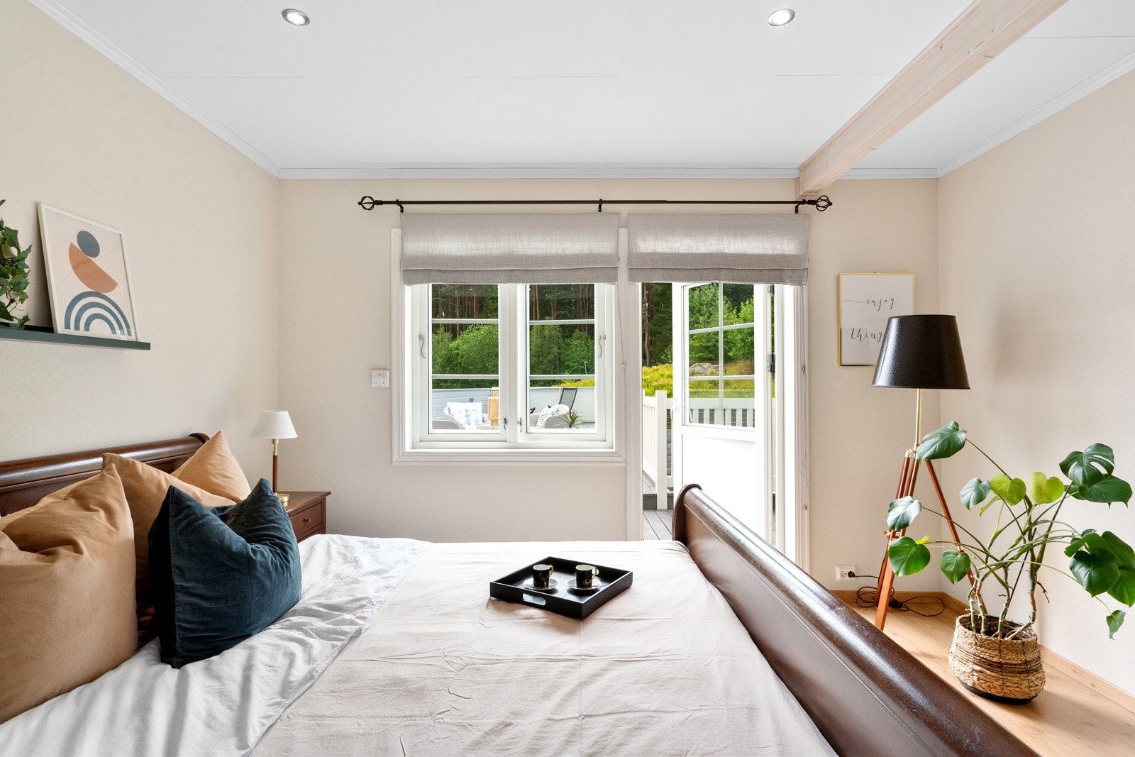 Utgang til stor takterrasse. Galleribilde