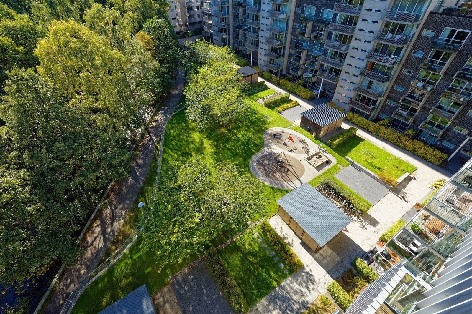 Utsikt over fellesarealene fra balkongen Galleribilde