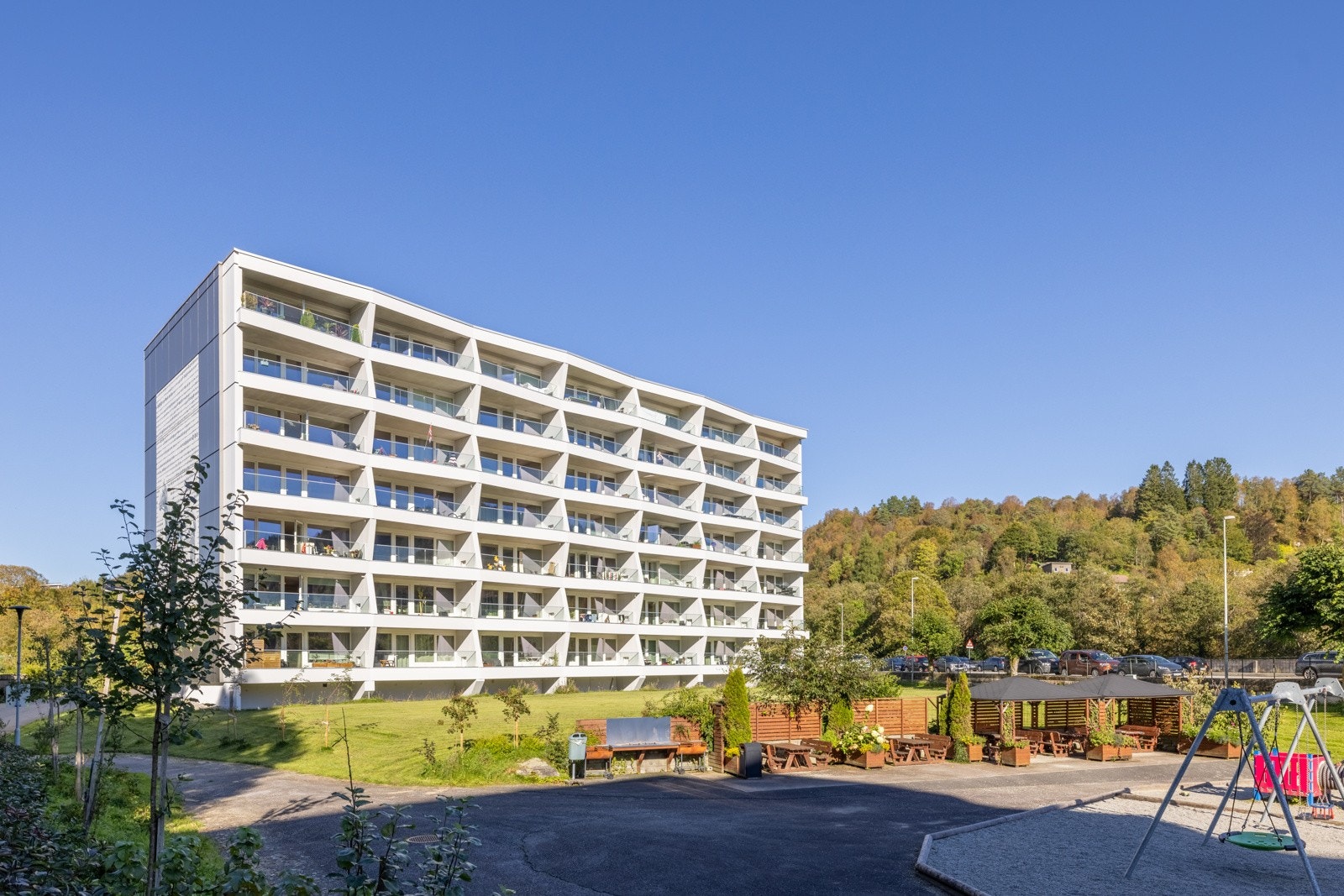 Alle blokkene i borettslaget er rehabilitert med nye terrasser, vinduer og isolasjon. Galleribilde