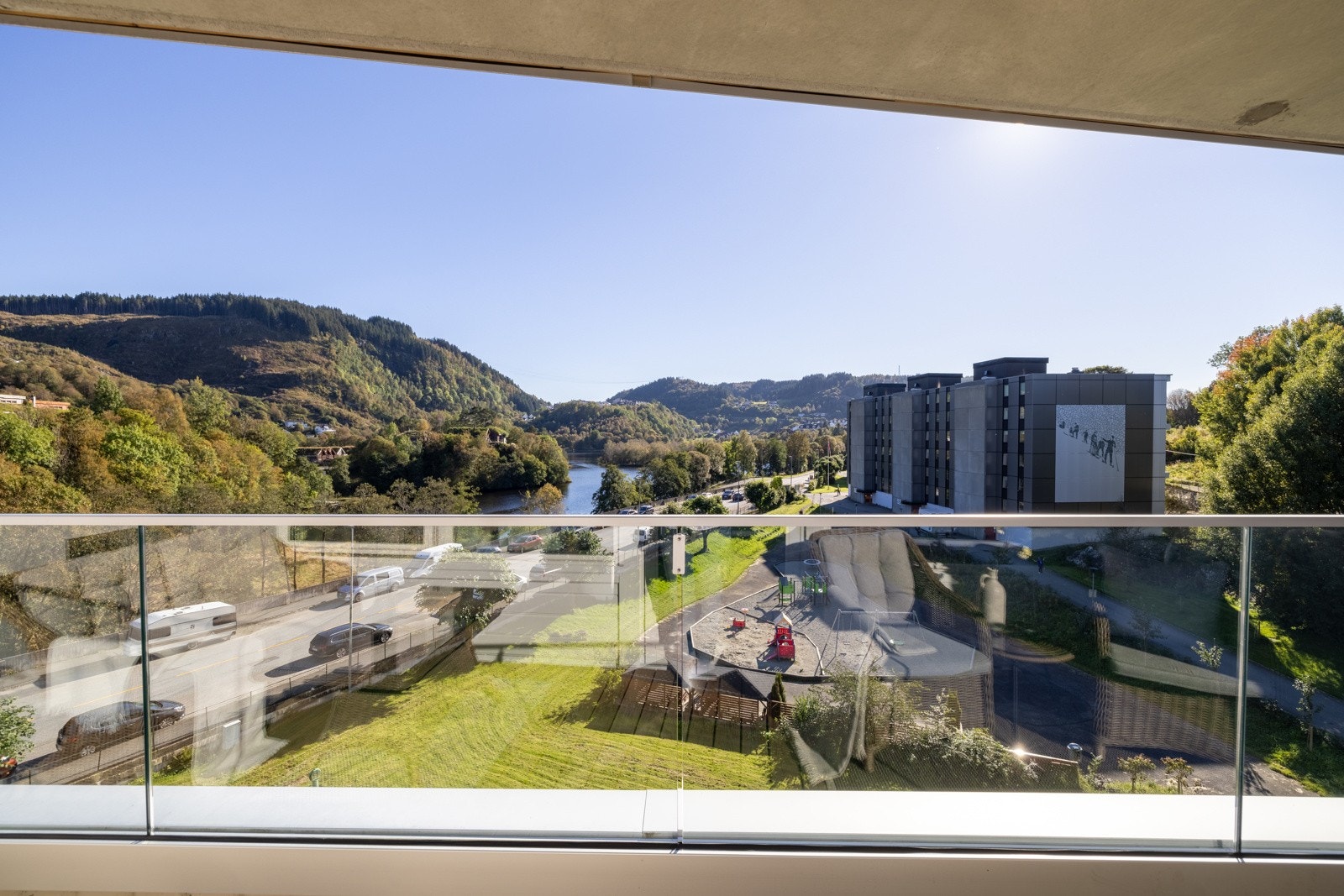 Flott utsikt fra balkong Galleribilde