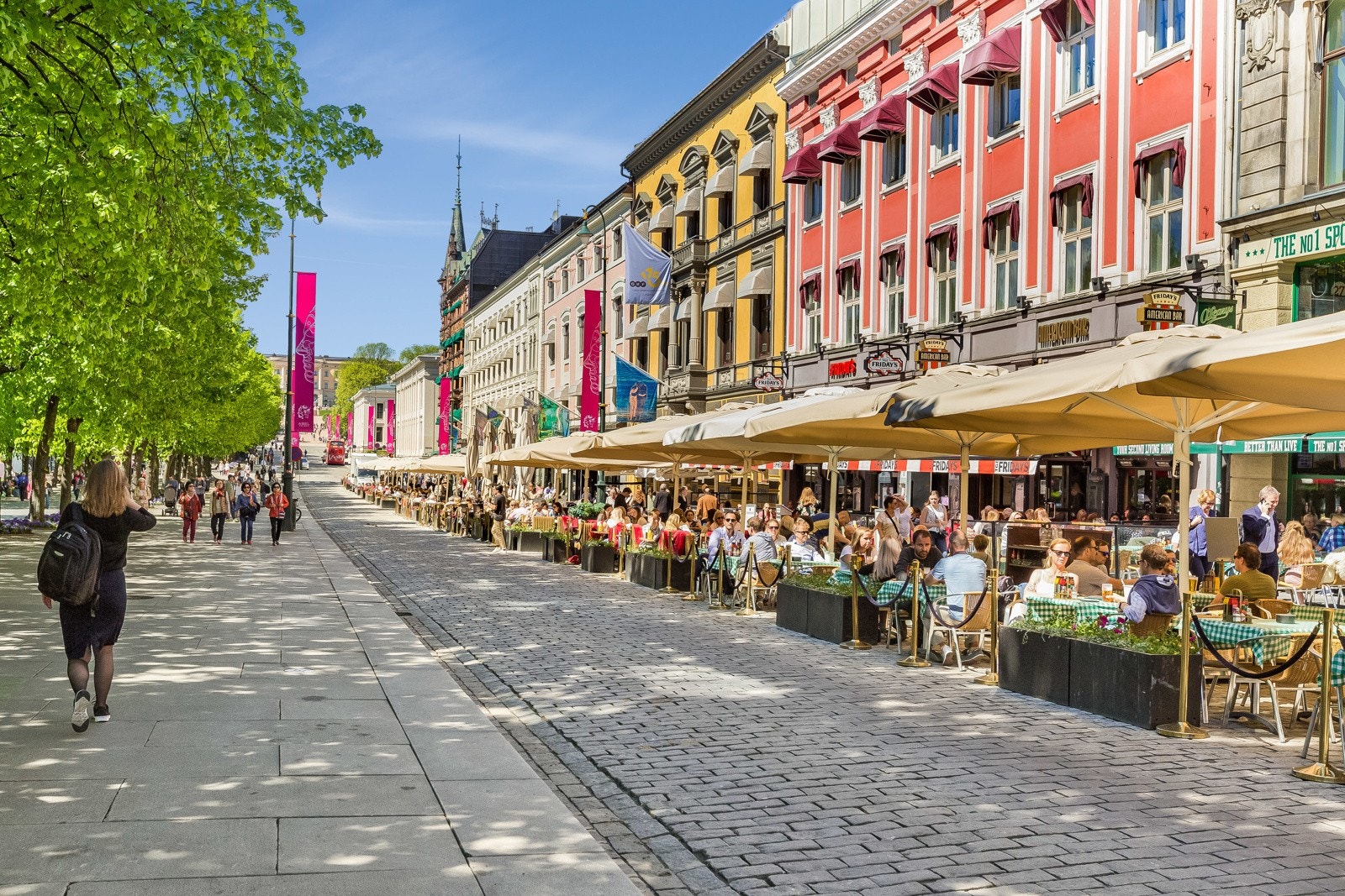 Karl Johans gate byr på eksklusive butikker og restauranter Galleribilde