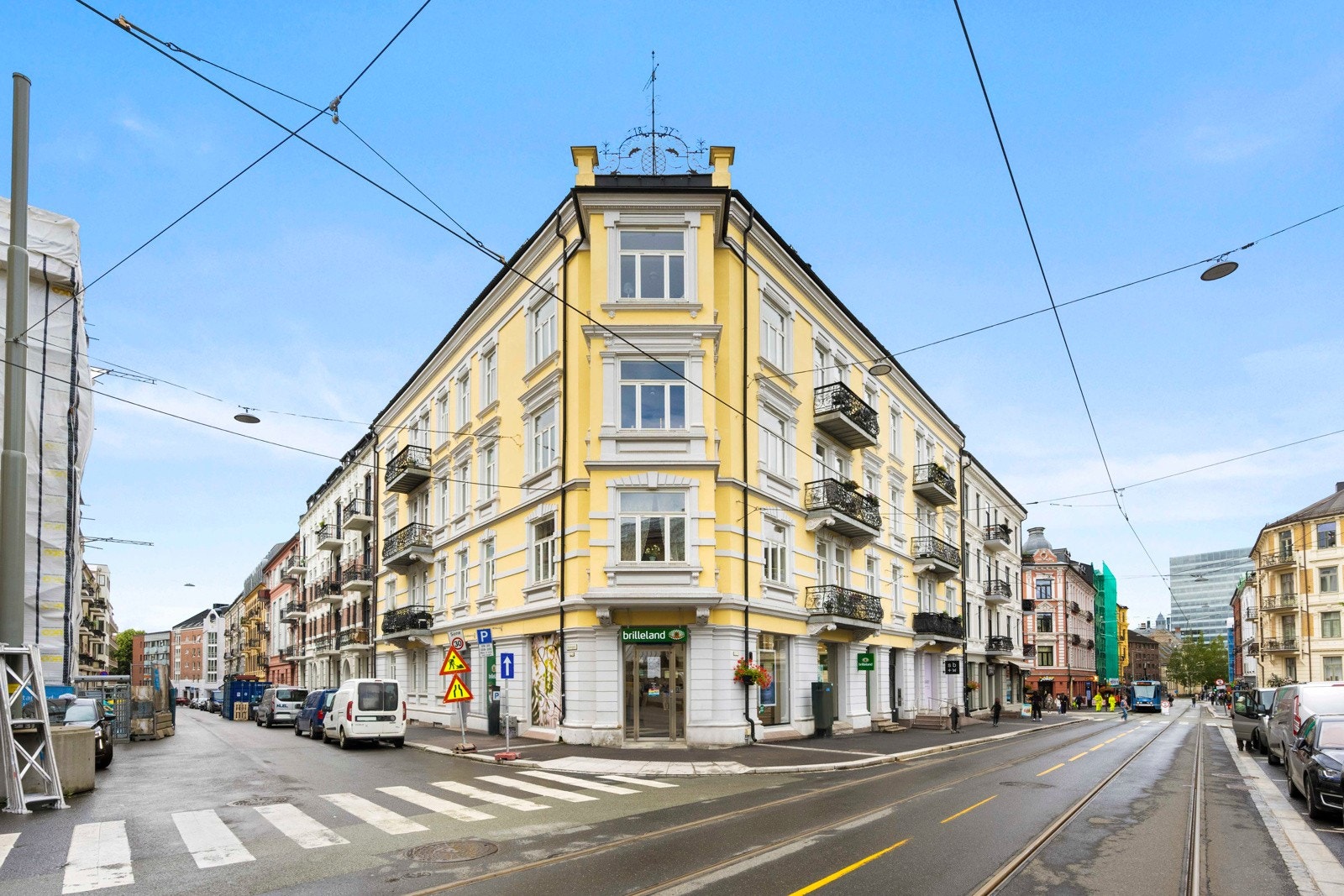 Sameiet har også en felles "takterrasse" i bakgården til glede for beboerne sommerhalvåret Galleribilde