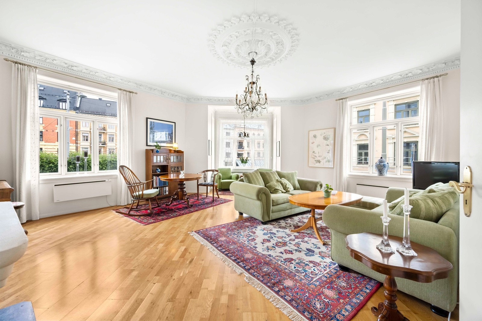 Velkommen til Bogstadveien 58 - Presentert av Elise Riise Johnsen v/Eie Bærum Galleribilde