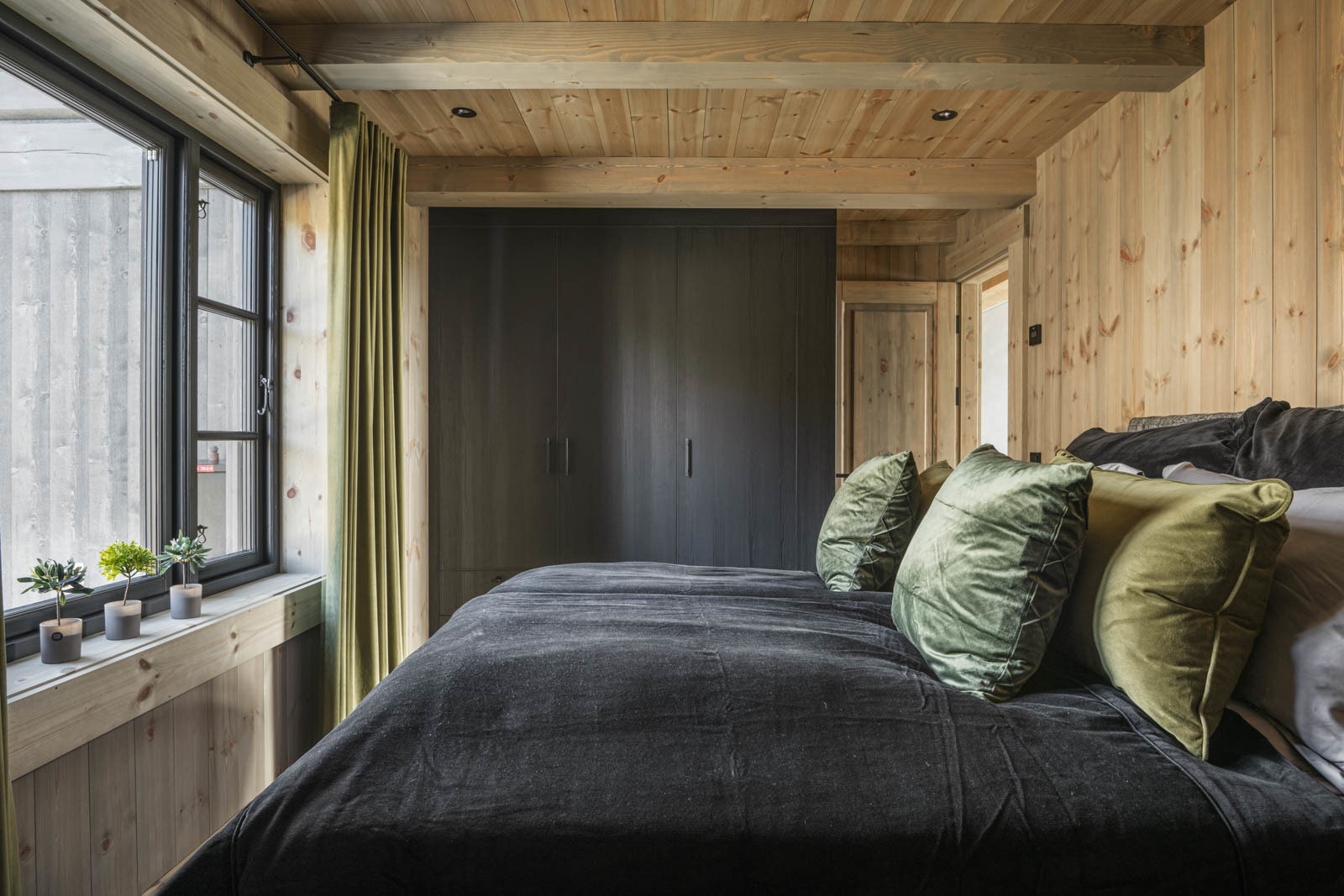 1 etg sov 1 Illustrasjon fra tilsvarende ferdigstilt hytte Galleribilde