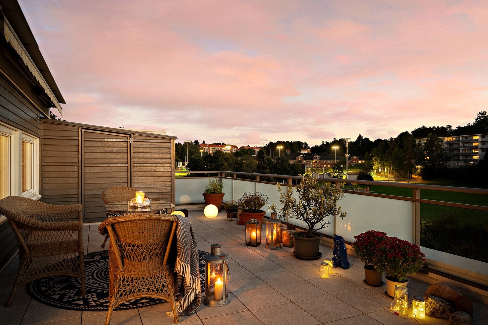 Det unike med boligene her er hele 46 kvm terrasse, som er solrik og vestvendt Galleribilde
