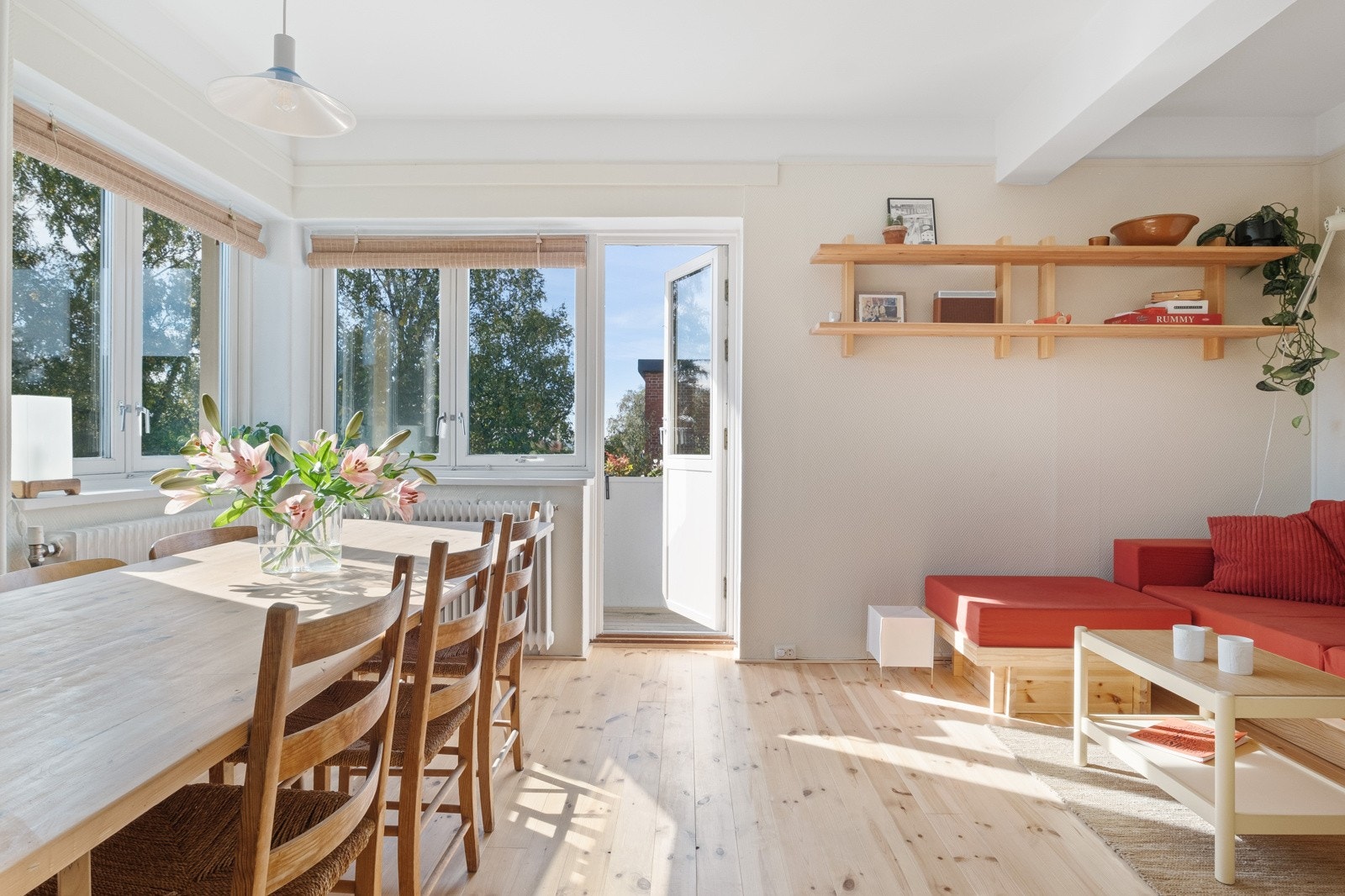 Balkongen fungerer som en forlengelse av stuen. Galleribilde