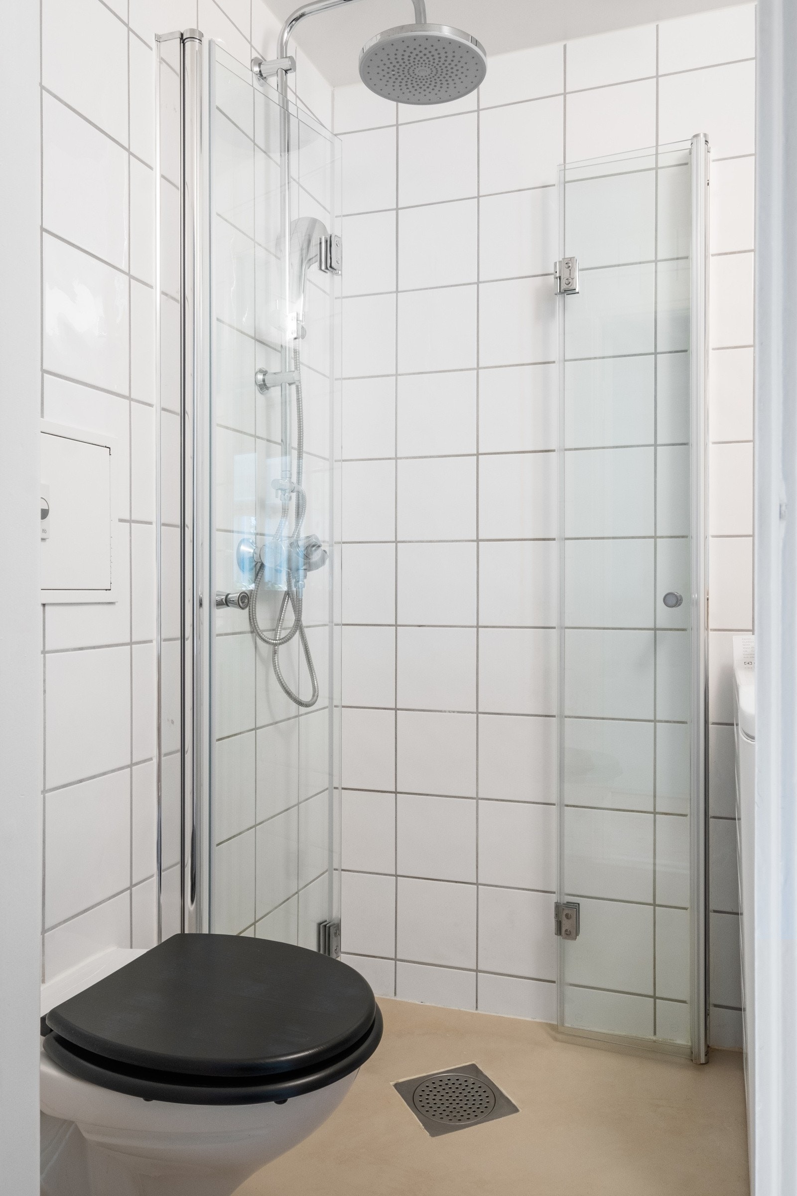 Vegghengt toalett for enklere rengjøring. Galleribilde