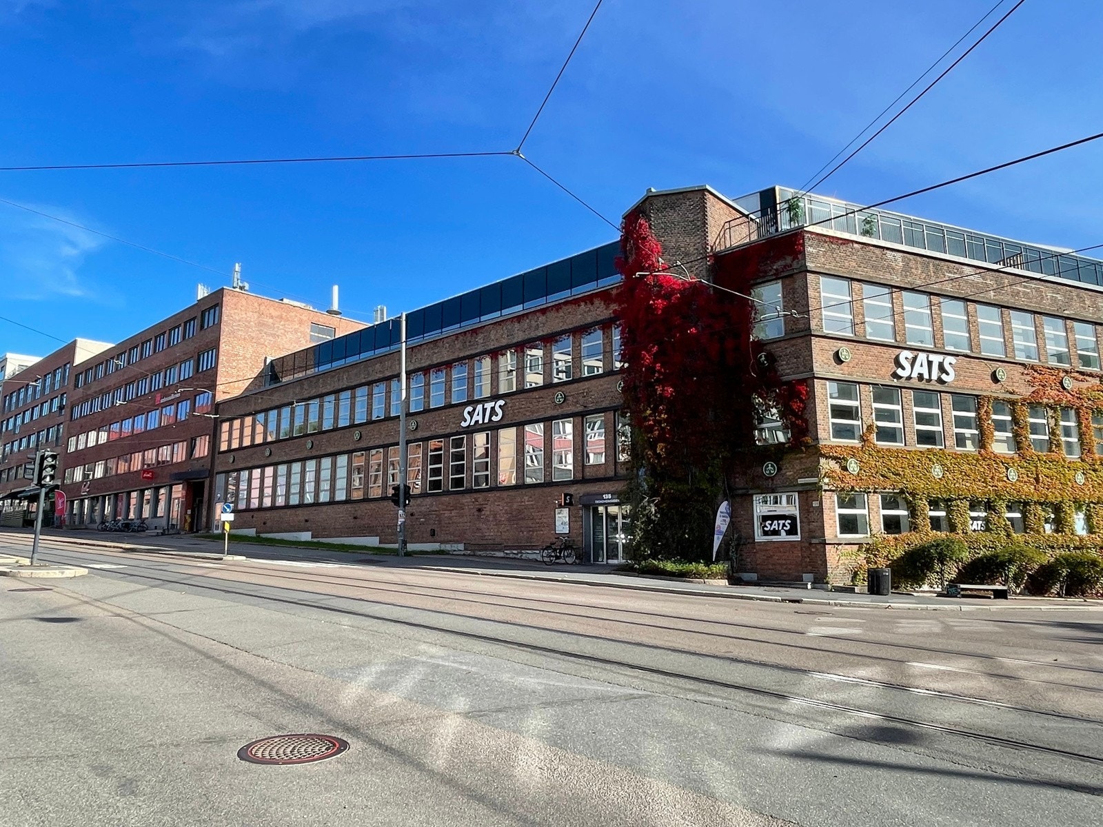 Kort spasertur til gode treningsmuligheter på Carl Berner. Galleribilde