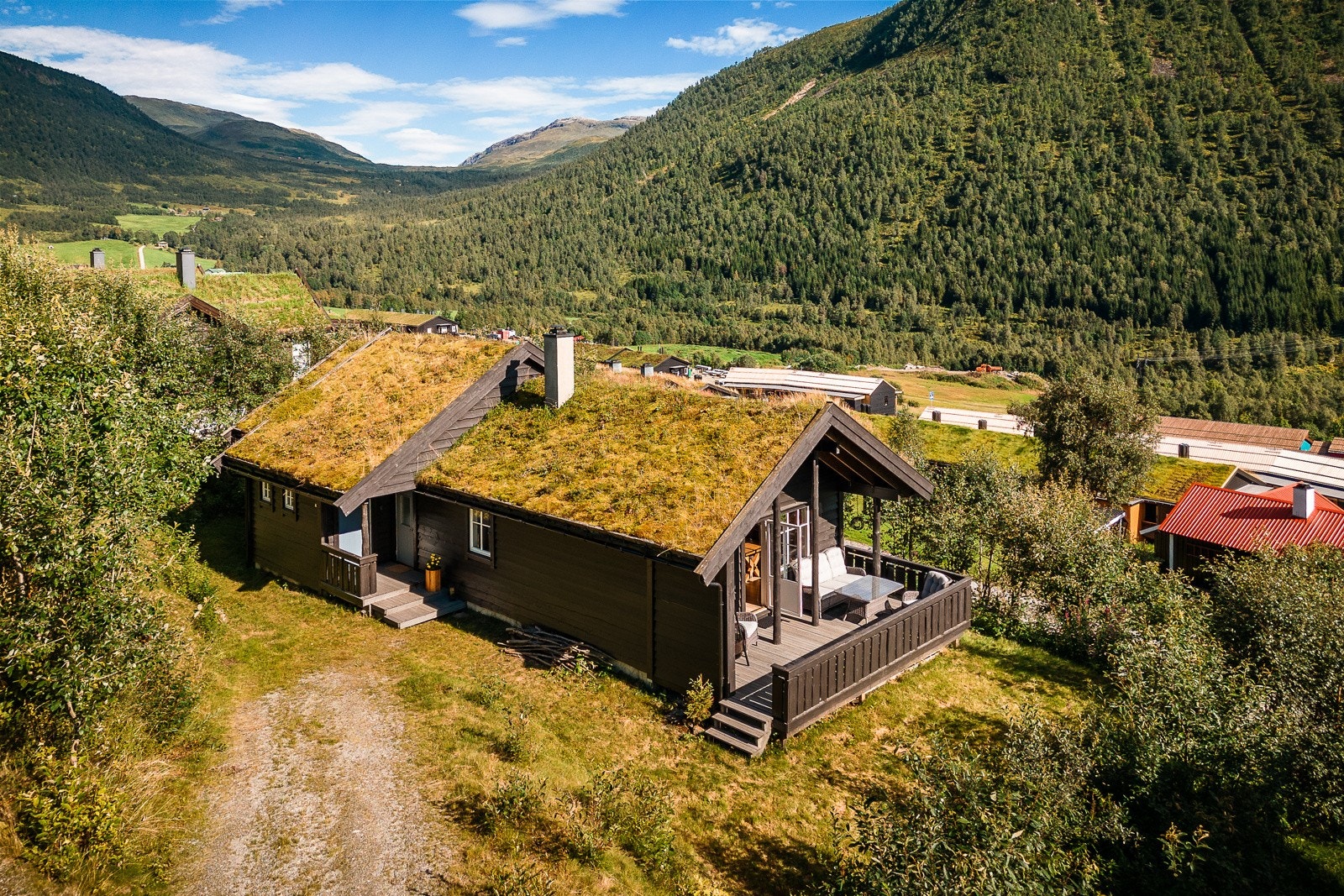 Hytten ligger i veletablert hytteområde i Myrkdalen Fjellandsby Galleribilde