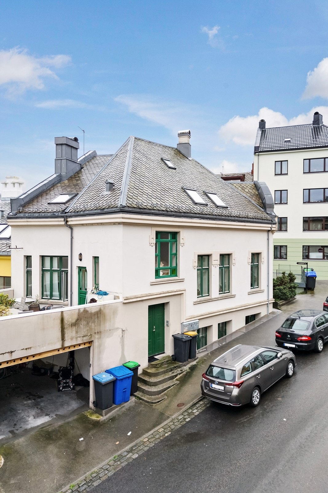 Eiendommen har en sentrumsnær beliggenhet på Aspøya Galleribilde