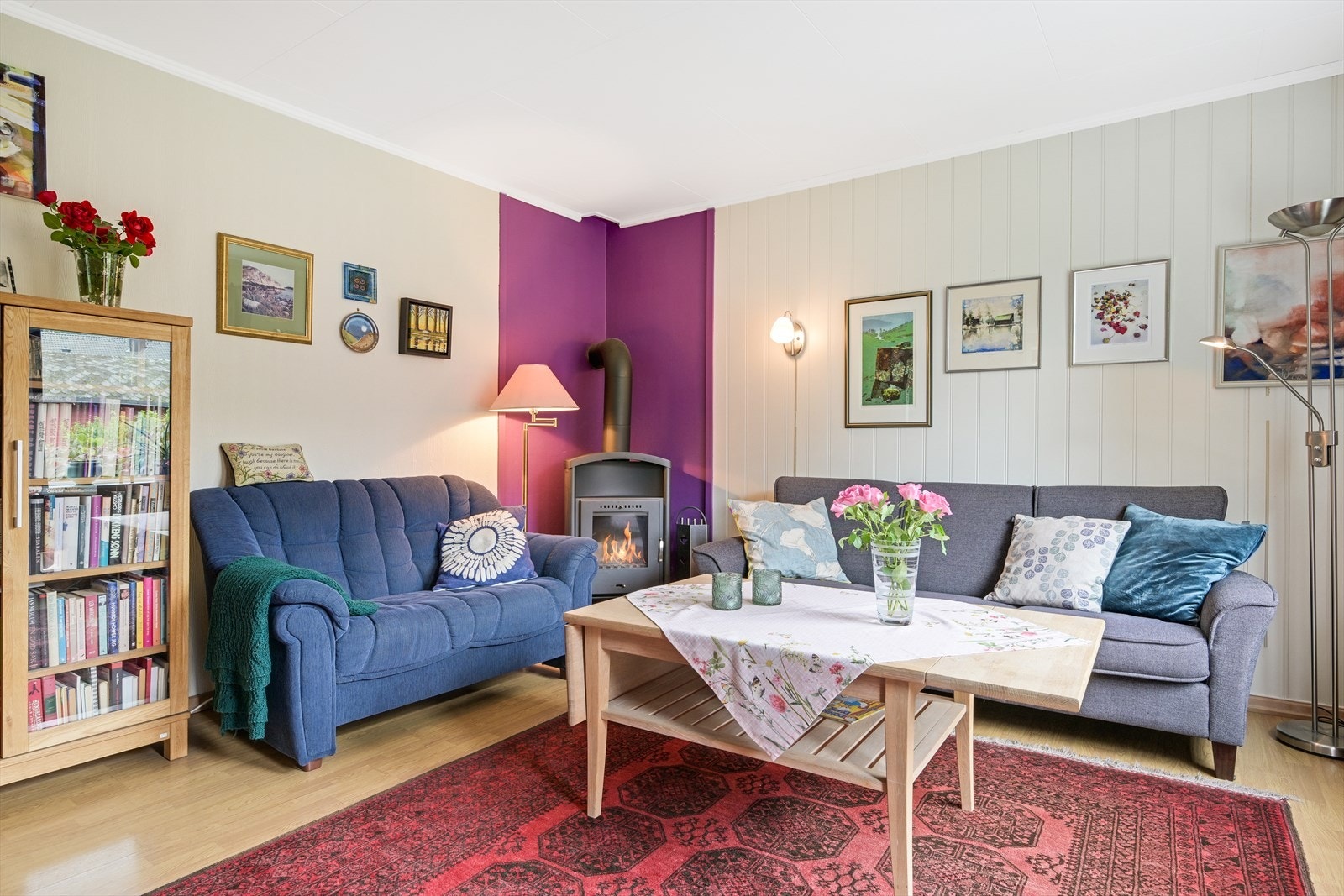 Stue med gods plass til sofagruppe. Galleribilde
