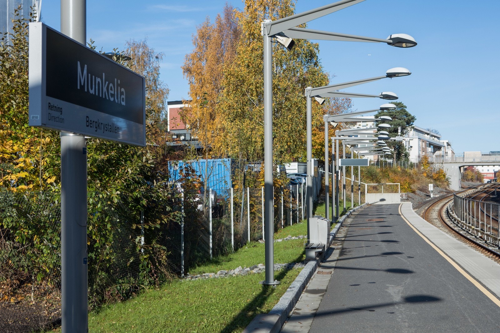 Munkelia ligger gangavstand fra boligen. Dersom man ønsker seg en tur til Oslo sentrum kan T-banenes linje 1 eller 4 benyttes. T-banen bruker ca 20 min til Oslo S. Galleribilde