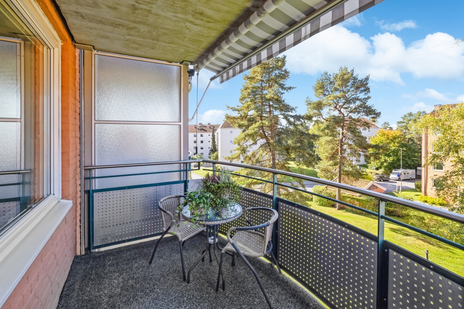 OBOS eiendomsmeglere ved Mads Wendel Scheie har gleden av å presentere Glimmerveien 28 Galleribilde