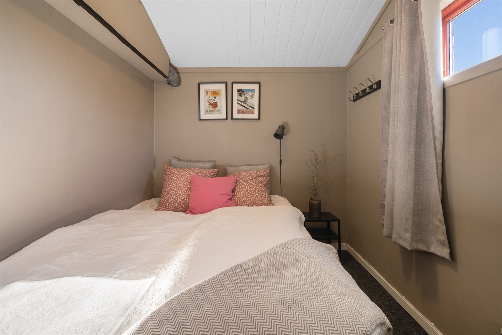 Soverom innenfor vindfanget. Galleribilde