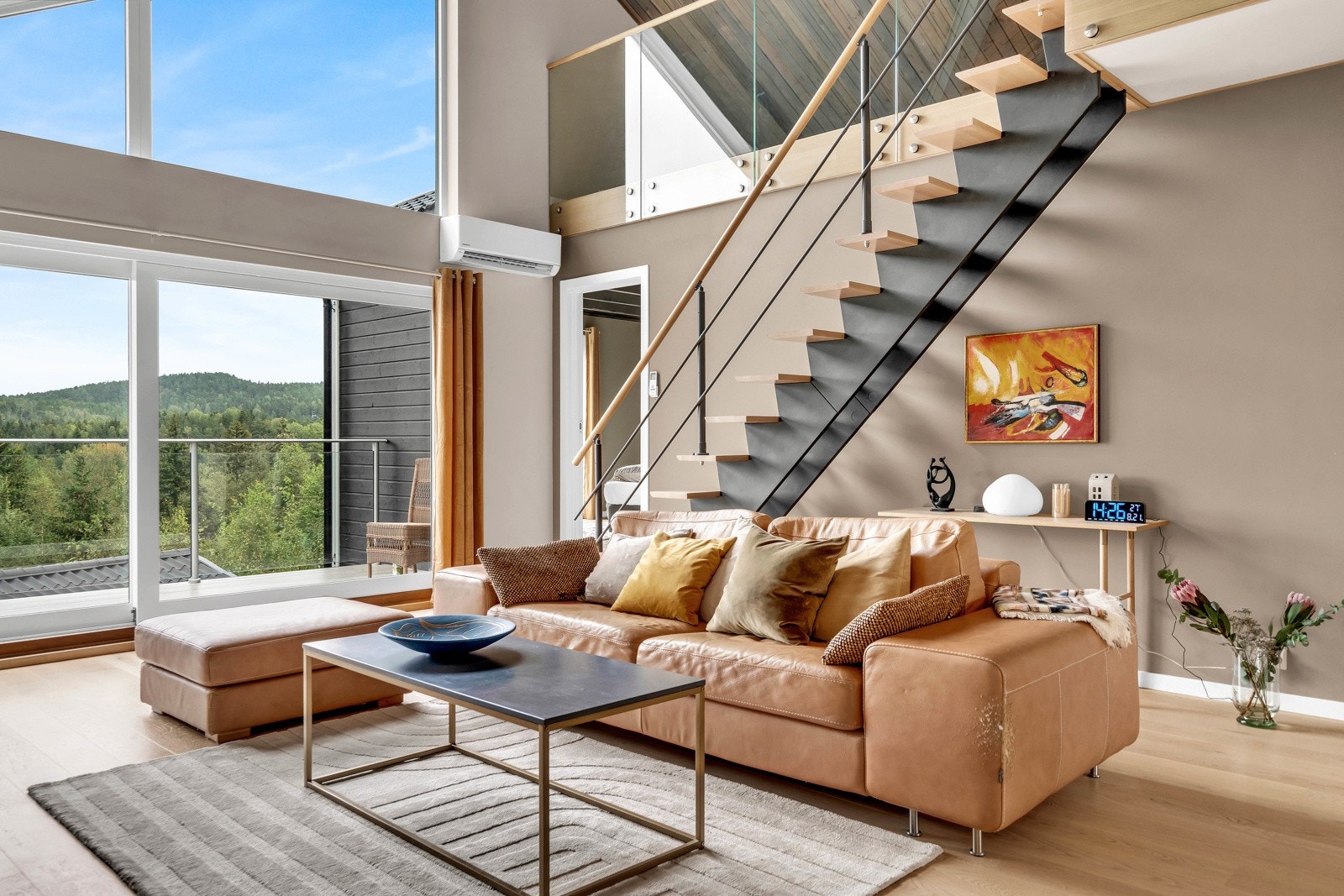 Varmepumpen i stuen var ny i 2021, og har 2 års gjenværende garantitid. Galleribilde