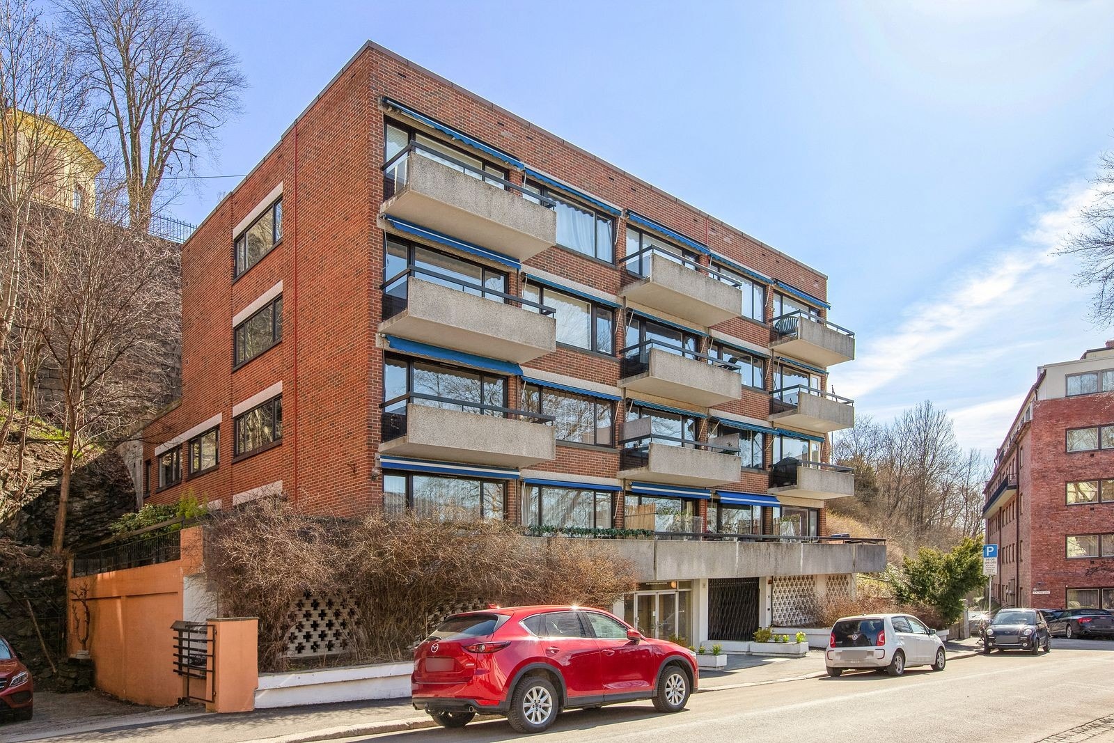 Velkommen til Tostrups gate 19 -Stor 4-roms leiligget med vest v. balkong og parkeringsplass m/lader Galleribilde