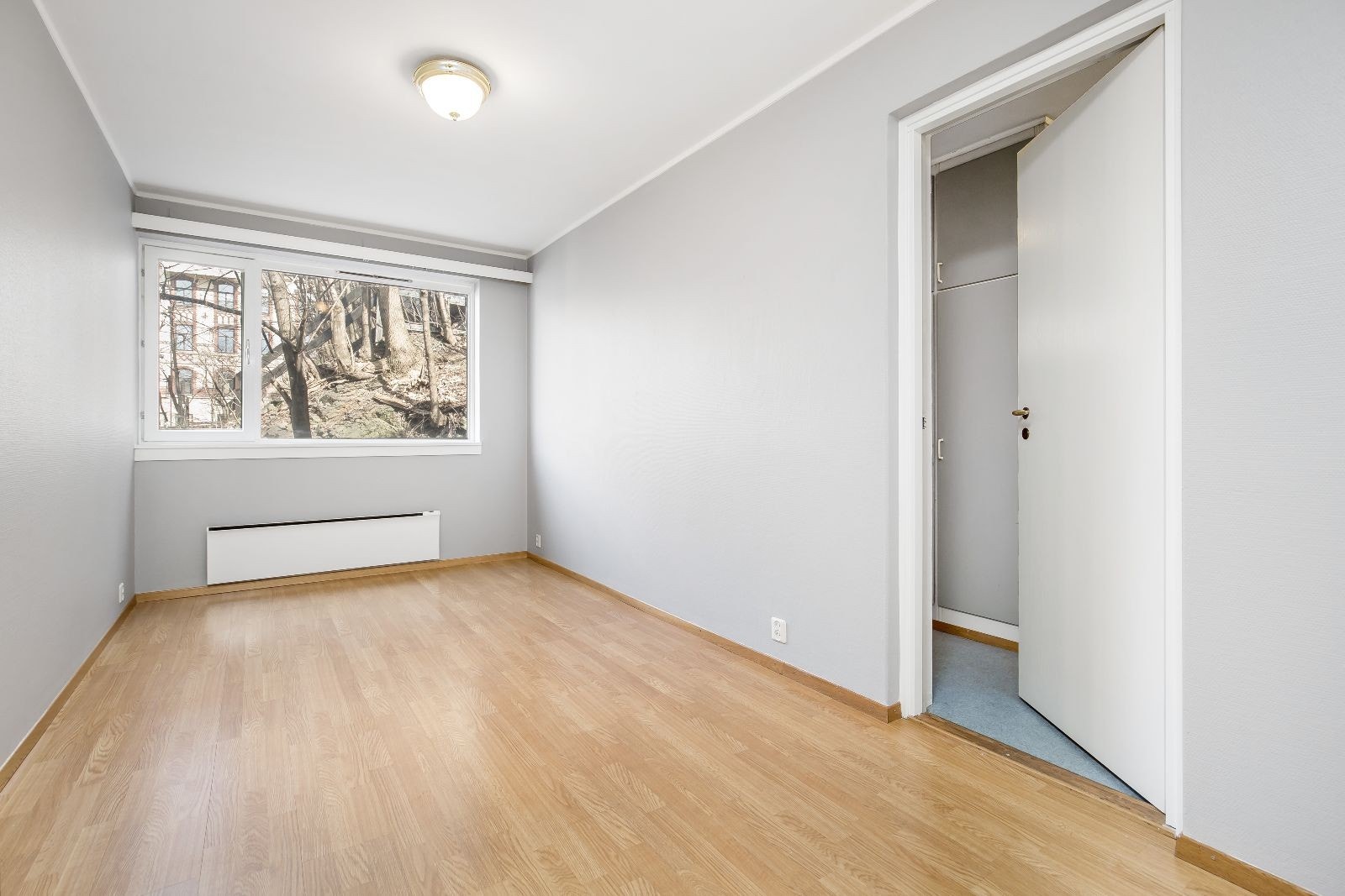 Soverom 2 - her er det inngang til stor bod- rommet har også garderobe som ikke kommer med på bildet Galleribilde