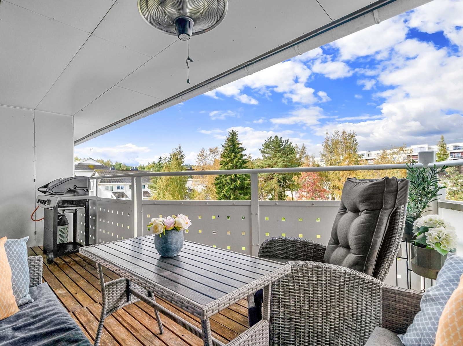 God plass til sittegruppe og ønsket utemøblement. Galleribilde