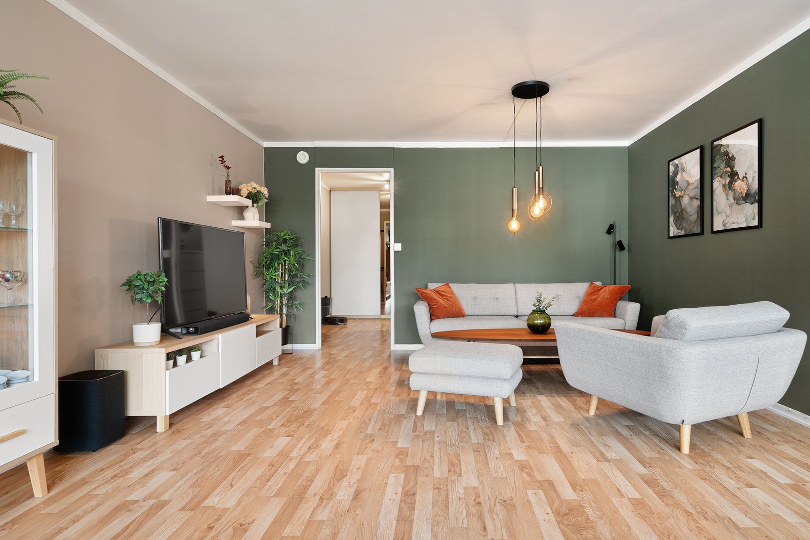 Internett og kabel-TV er inkludert i felleskostnadene. Galleribilde