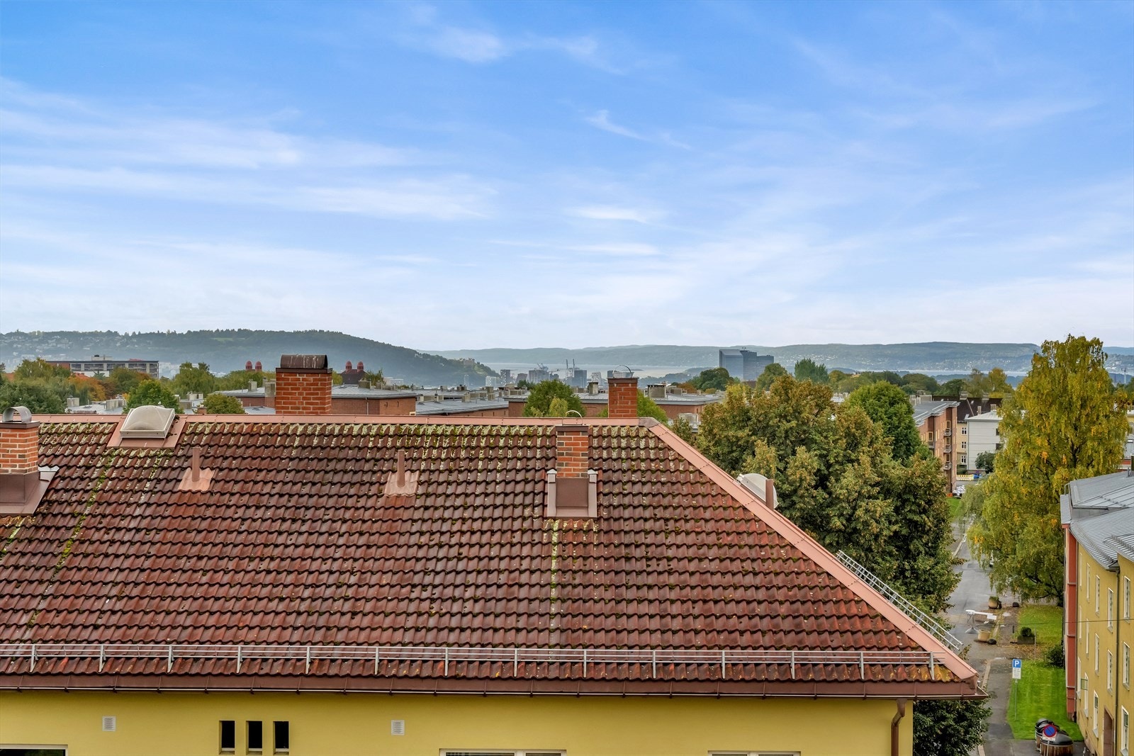 Flott utsikt utover byen! Galleribilde