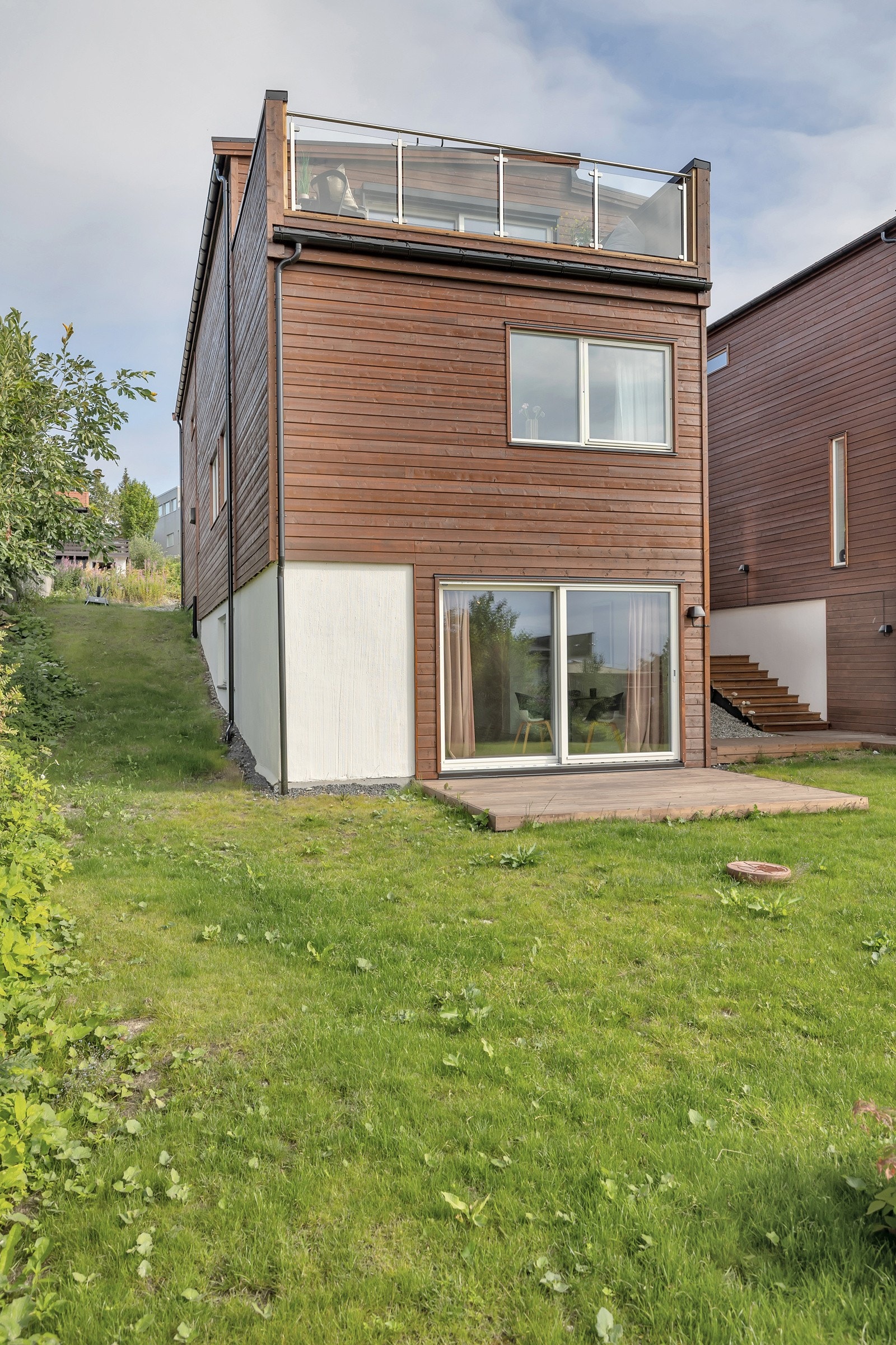 I boligens u. etasje er det en godkjent og innbringende utleieleilighet Galleribilde