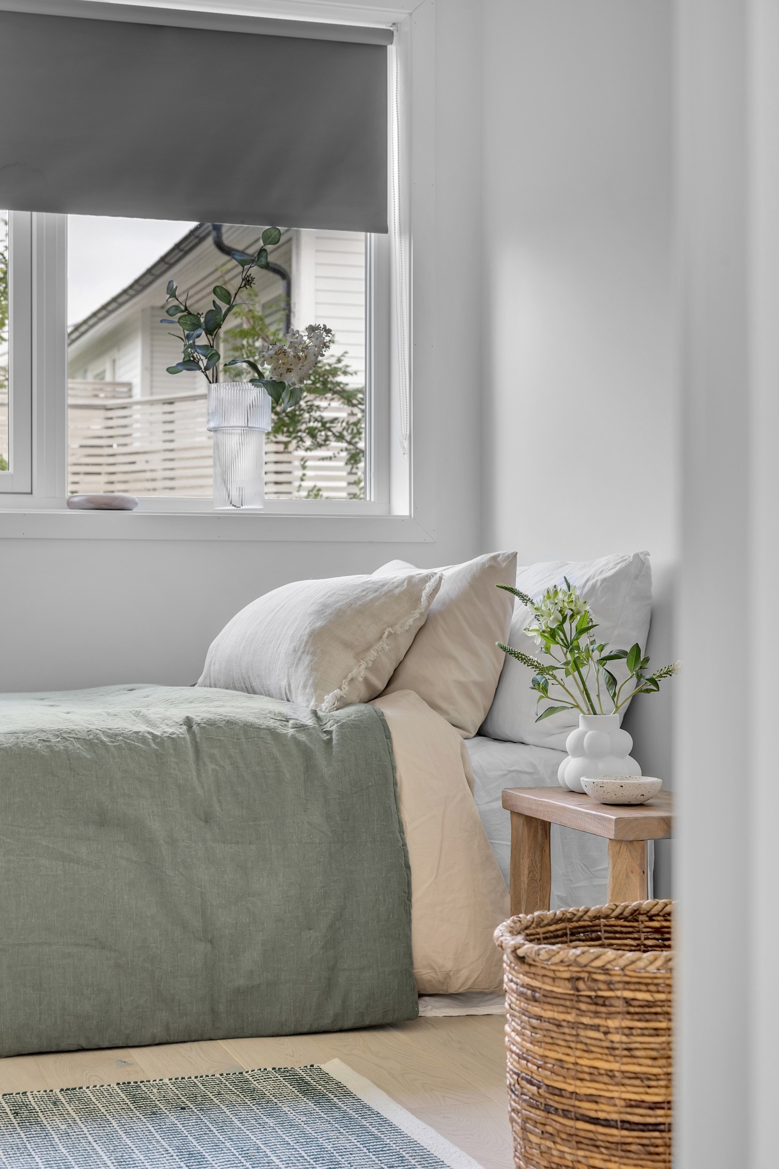 Rommet er vendt mot nord og har store vindusflater Galleribilde