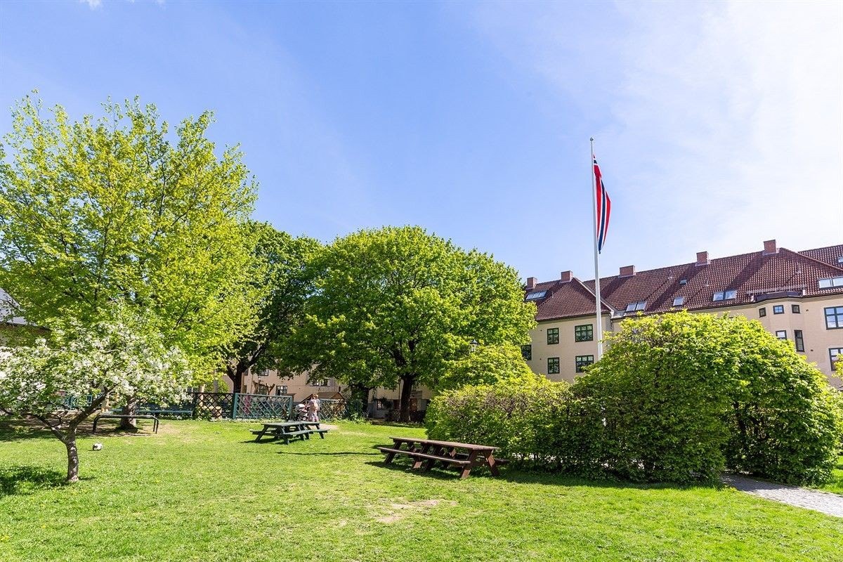 Det nydelige gårdsrommet legger til rette for et godt "uteliv". Galleribilde